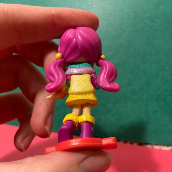 B1G2 - Popteenies Tiny Doll Figure - Buy 1, Get 2 FREE - Picture 4 of 6